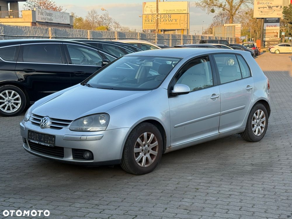 Volkswagen Golf - 1