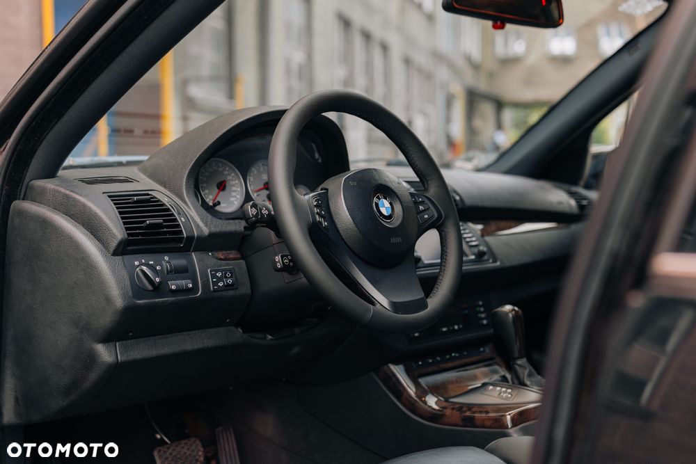 BMW X5 4.8 is - 20