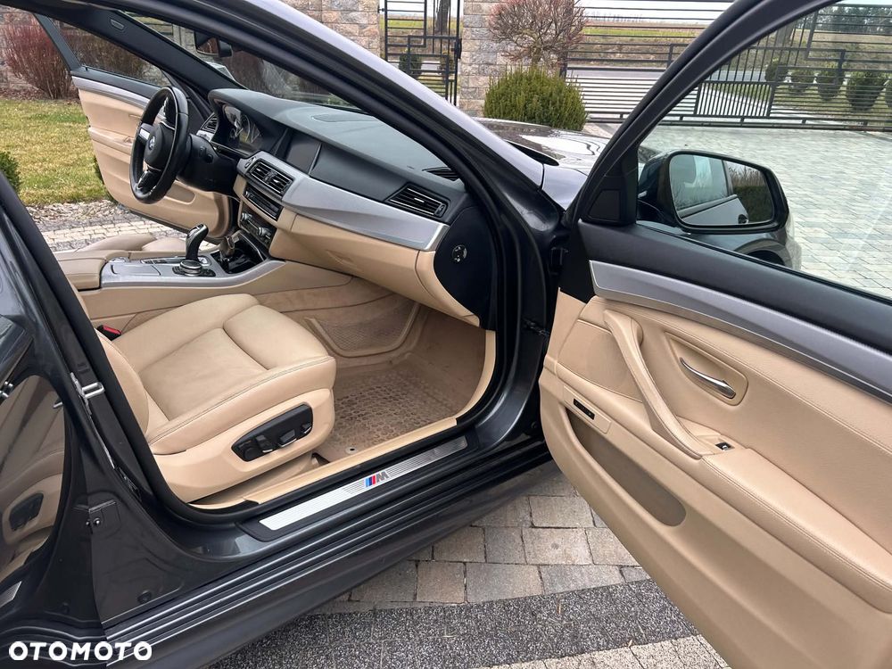BMW Seria 5 530d xDrive Sport-Aut - 11