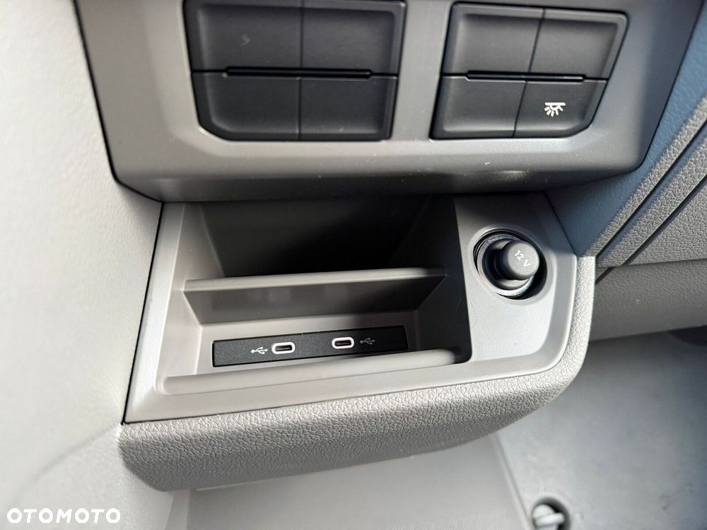 Volkswagen Crafter 35 2.0 TDI L3H3 177 KM AUTOMAT - 22