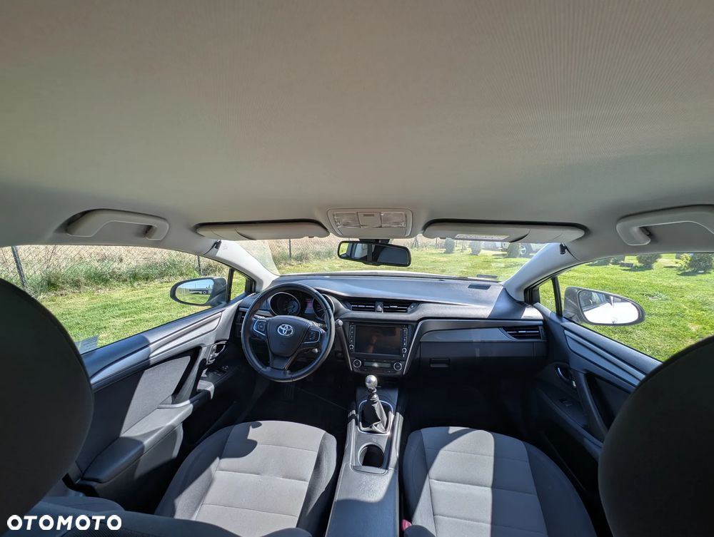 Toyota Avensis 1.8 Premium - 9