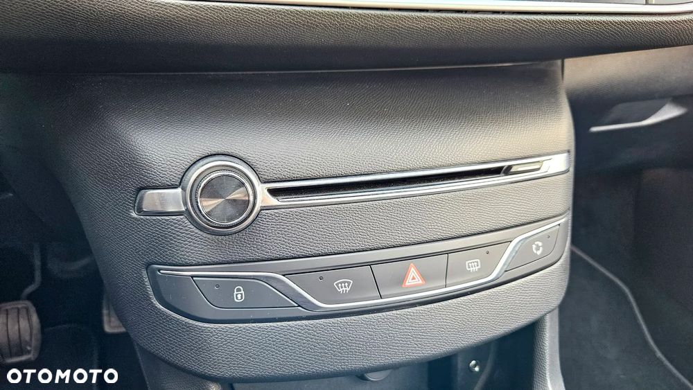 Peugeot 308 155 THP Premium - 17