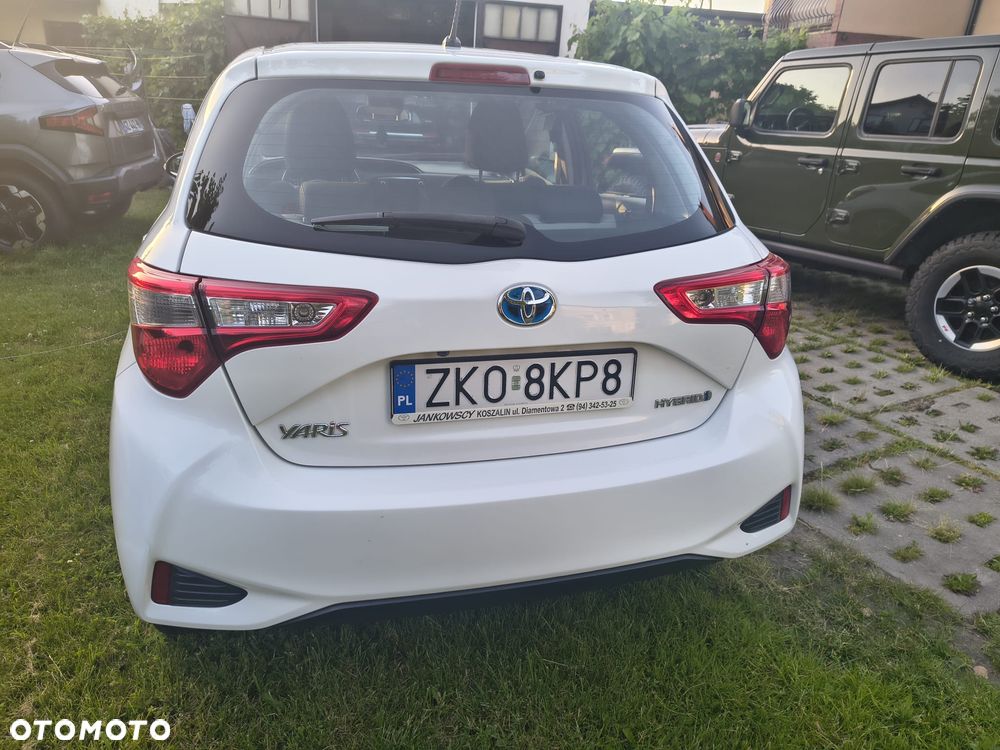 Toyota Yaris Hybrid 100 Dynamic EU6 - 6