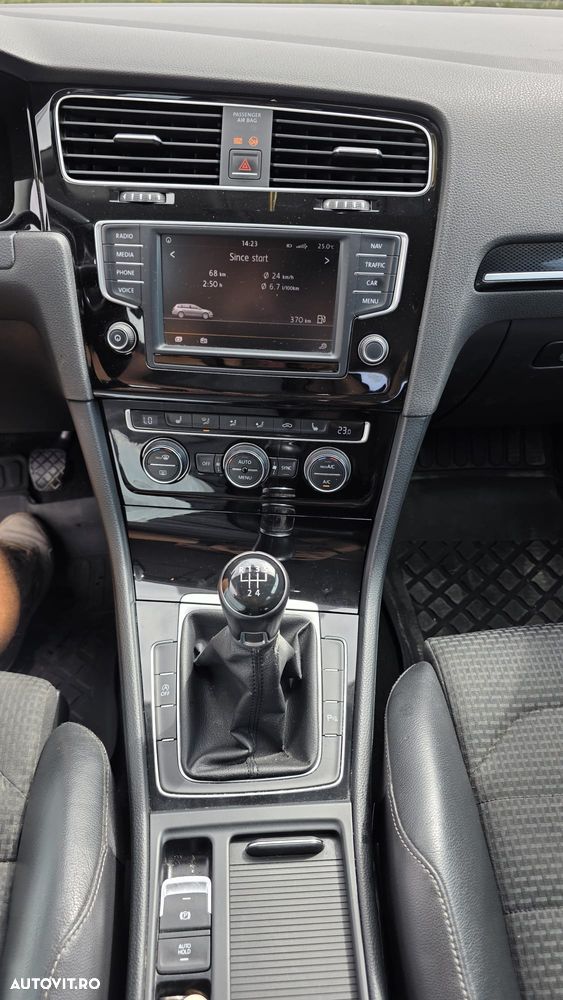 Volkswagen Golf 1.6 TDI BMT Highline - 13