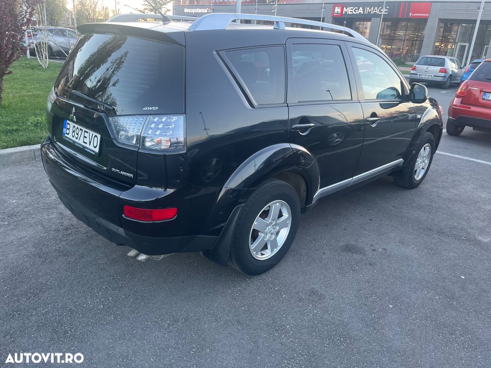 Mitsubishi Outlander - 3
