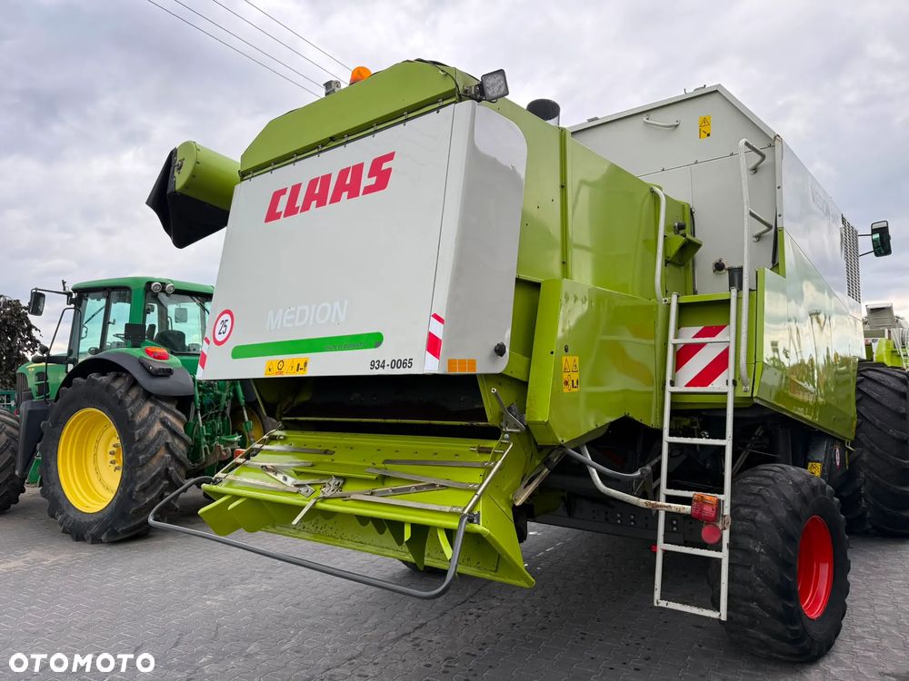 Claas MEDION 340 330  MEGA 350 320 - 29