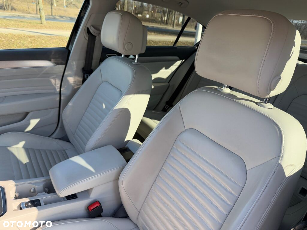 Volkswagen Passat 1.5 TSI EVO Elegance - 18