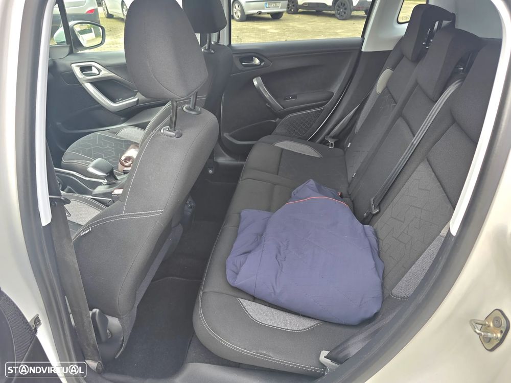 Peugeot 2008 1.2 PureTech Style - 8