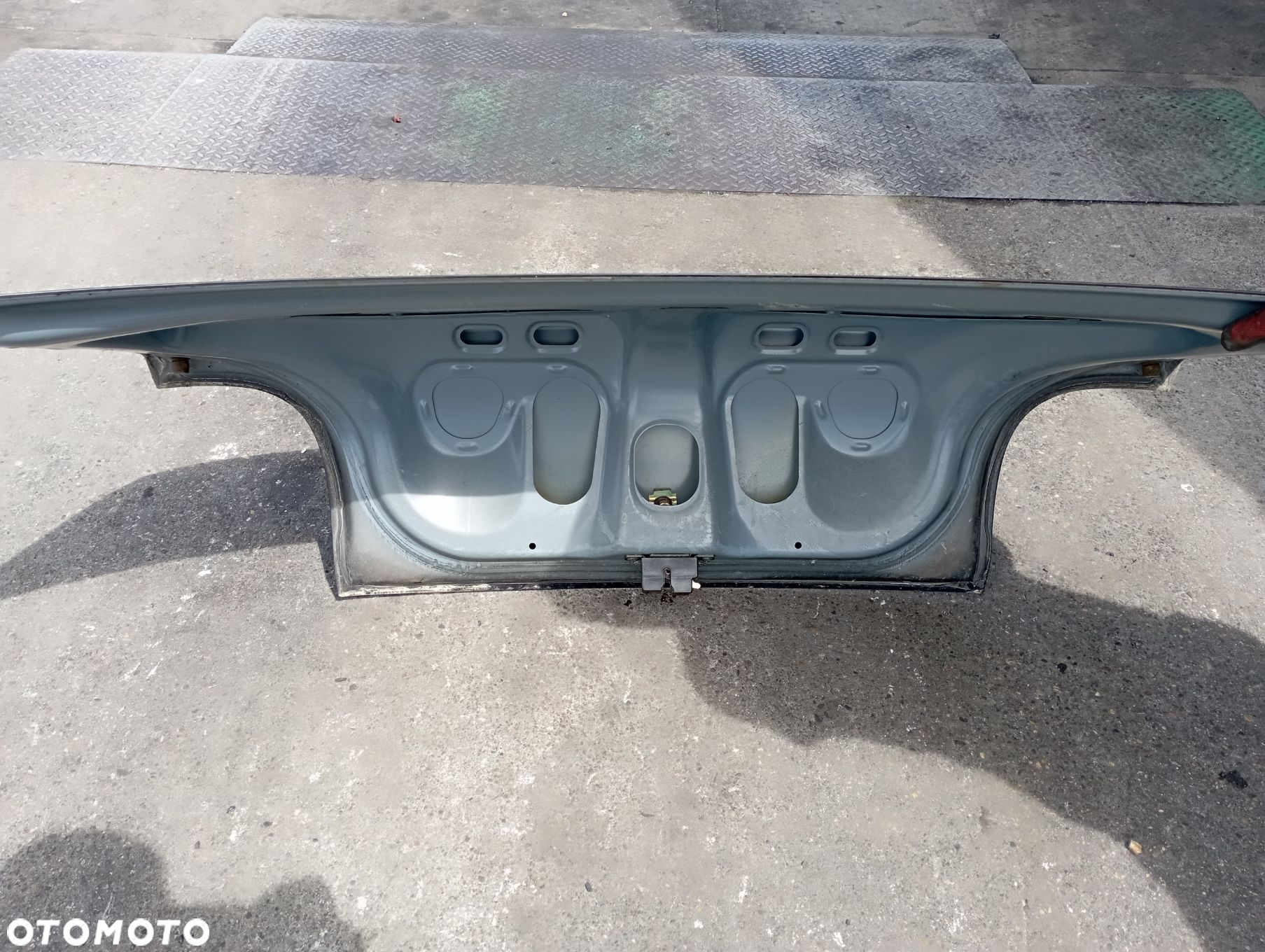 KLAPA BAGAŻNIKA

 GEO
 METRO - 5