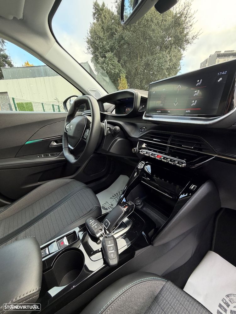 Peugeot 2008 1.5 BlueHDi Allure Pack EAT8 - 25