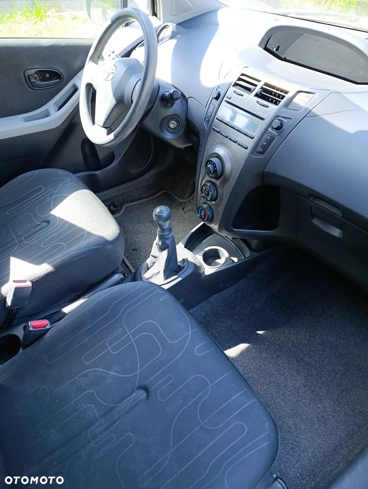 Toyota Yaris - 8