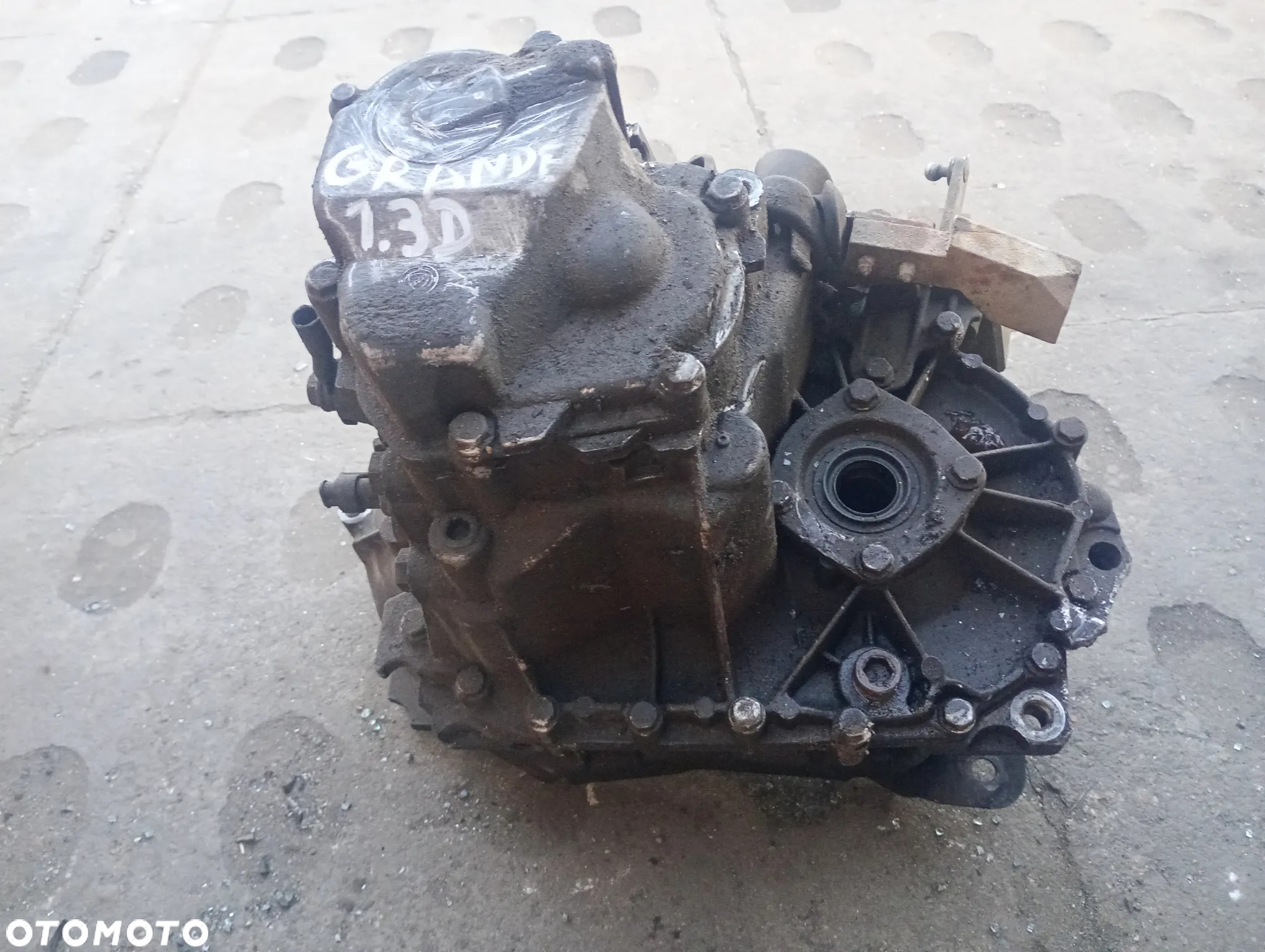 FIAT GRANDE PUNTO 1,3JTD skrzynia biegów 5 biegów - 5
