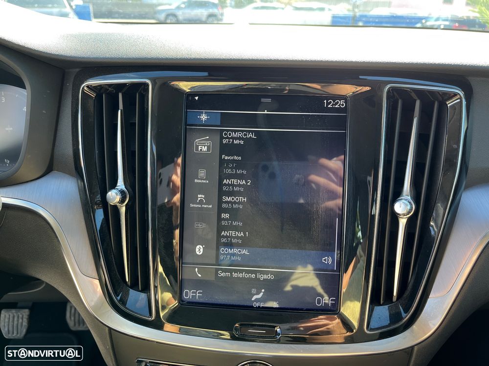 Volvo V60 2.0 D3 Momentum Plus - 45