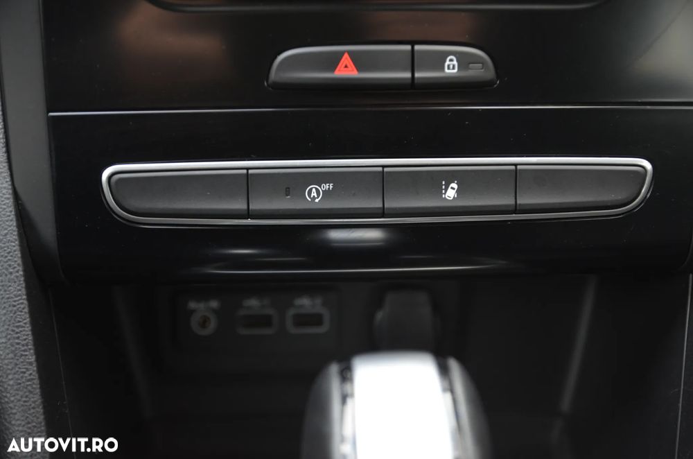 Renault Megane BLUE dCi 115 EDC BUSINESS EDITION - 31