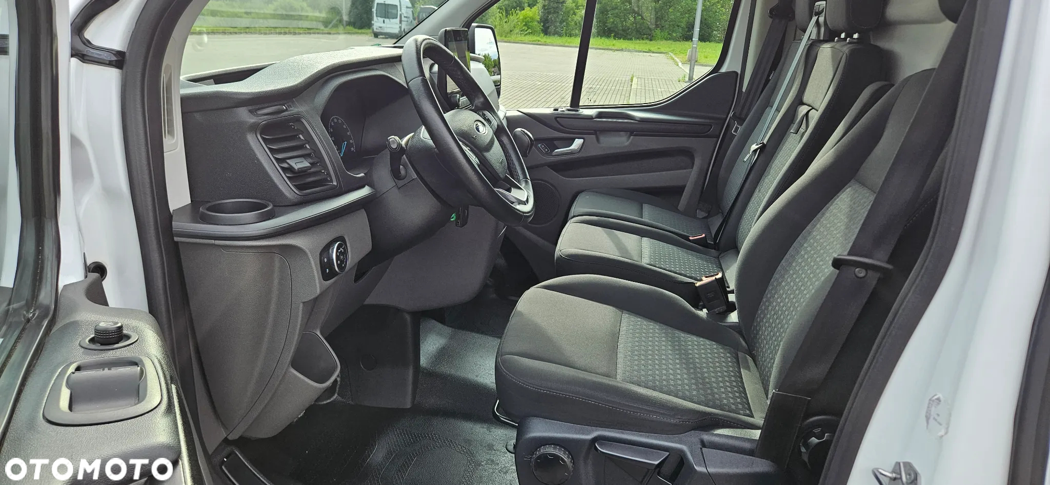 Ford TRANSIT CUSTOM - 9