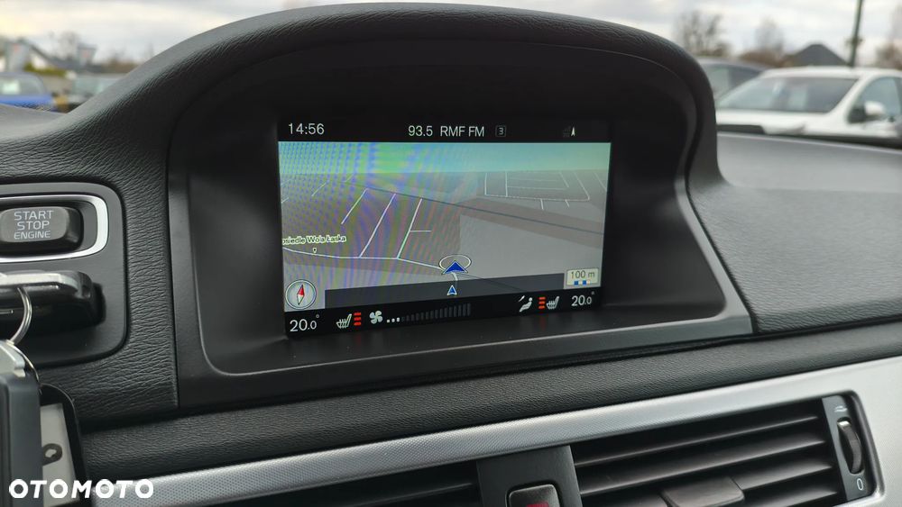 Volvo V70 D2 Momentum - 4