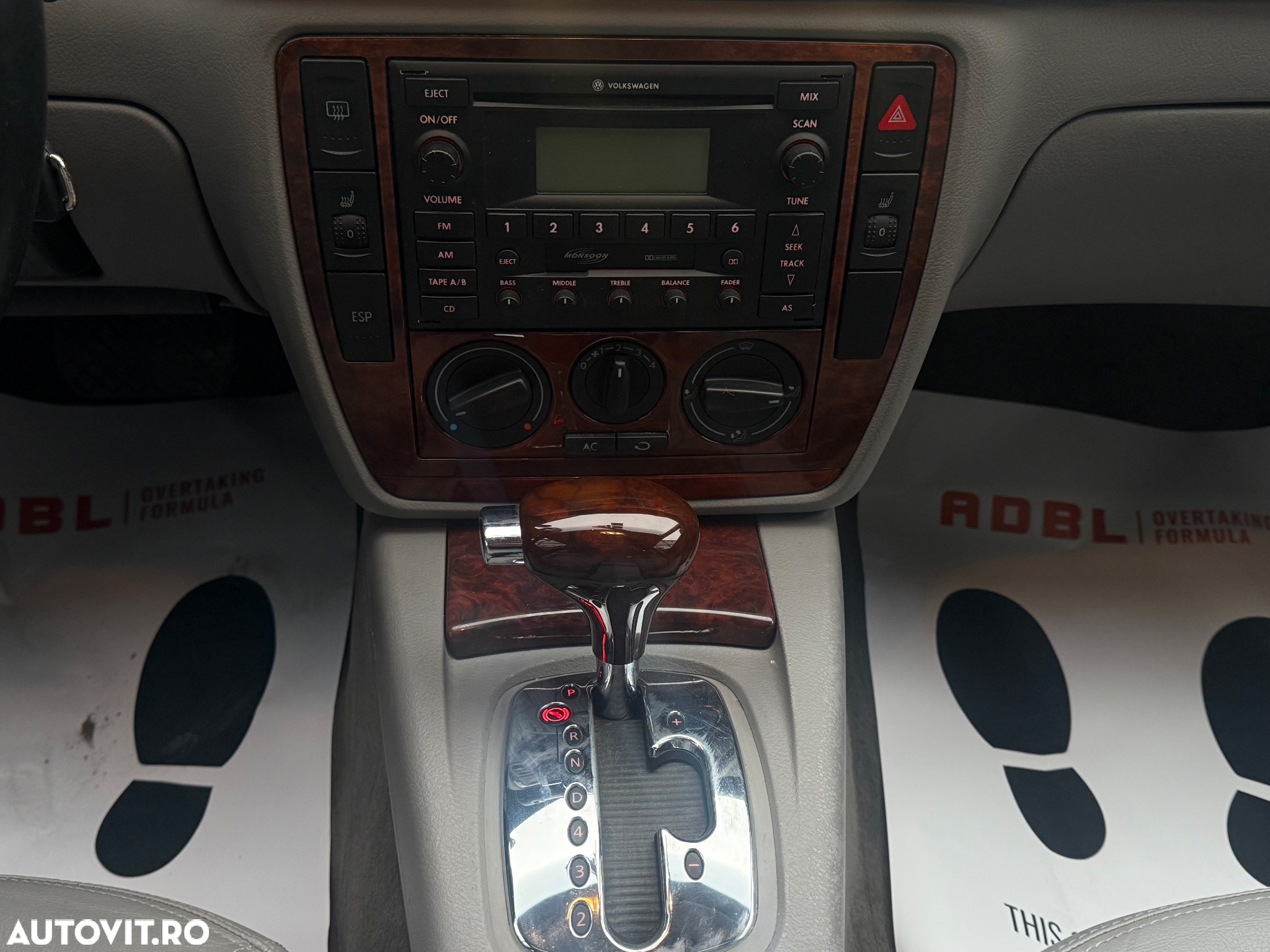 Volkswagen Passat - 25