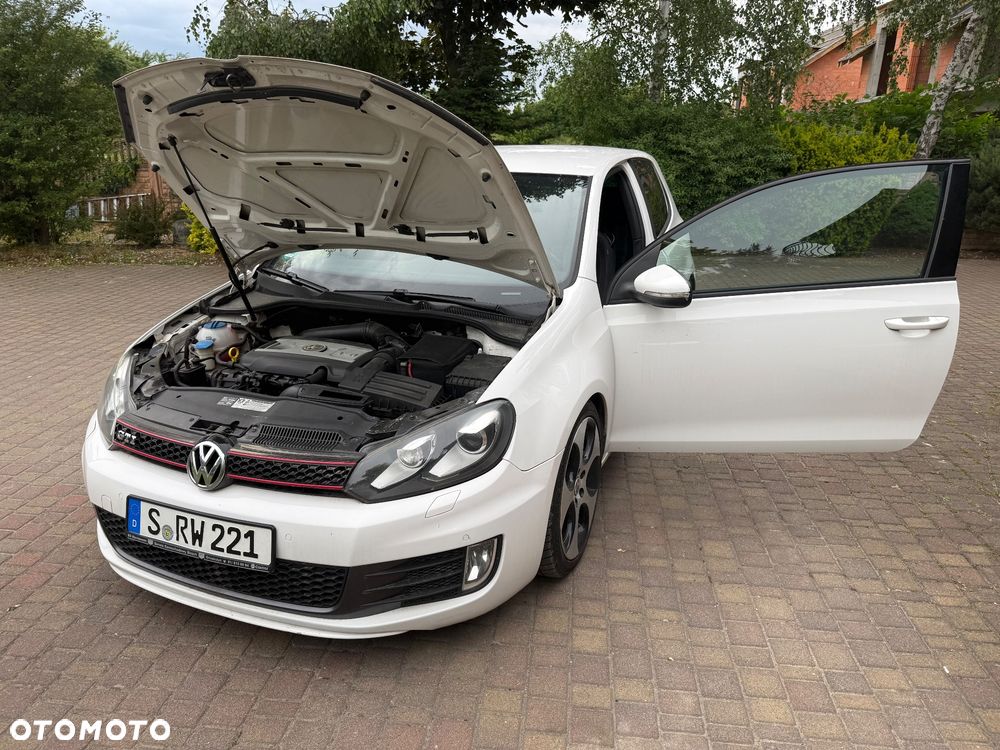 Volkswagen Golf 2.0 GTI adidas - 34