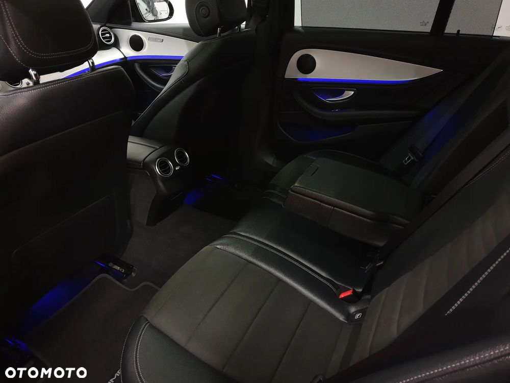 Mercedes-Benz Klasa E 300 de 4Matic 9G-TRONIC AMG Line - 29