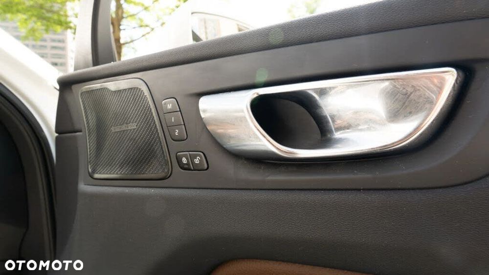 Volvo XC 60 T5 AWD Geartronic Momentum - 31
