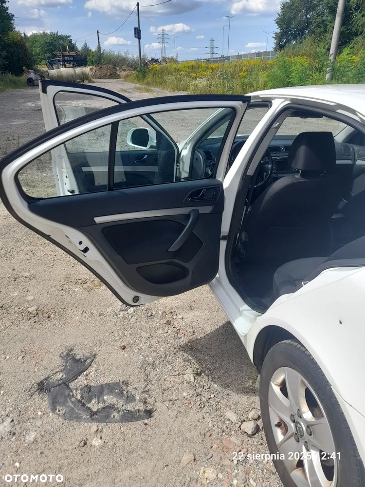 Skoda Octavia 2.0 TDI Ambiente DSG - 19