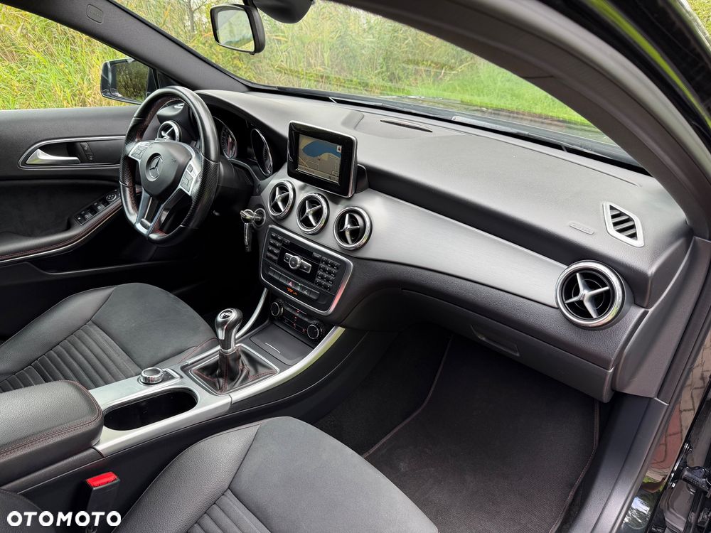 Mercedes-Benz GLA - 12