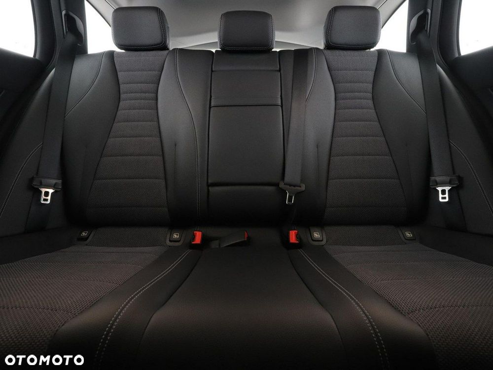 Mercedes-Benz Klasa E 250 9G-TRONIC Avantgarde - 18