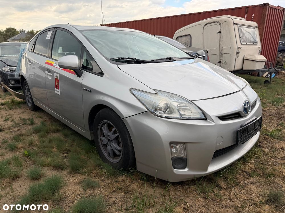 Toyota Prius - 3