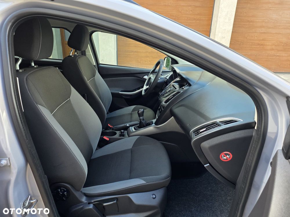 Ford Focus 1.6 Ambiente - 13