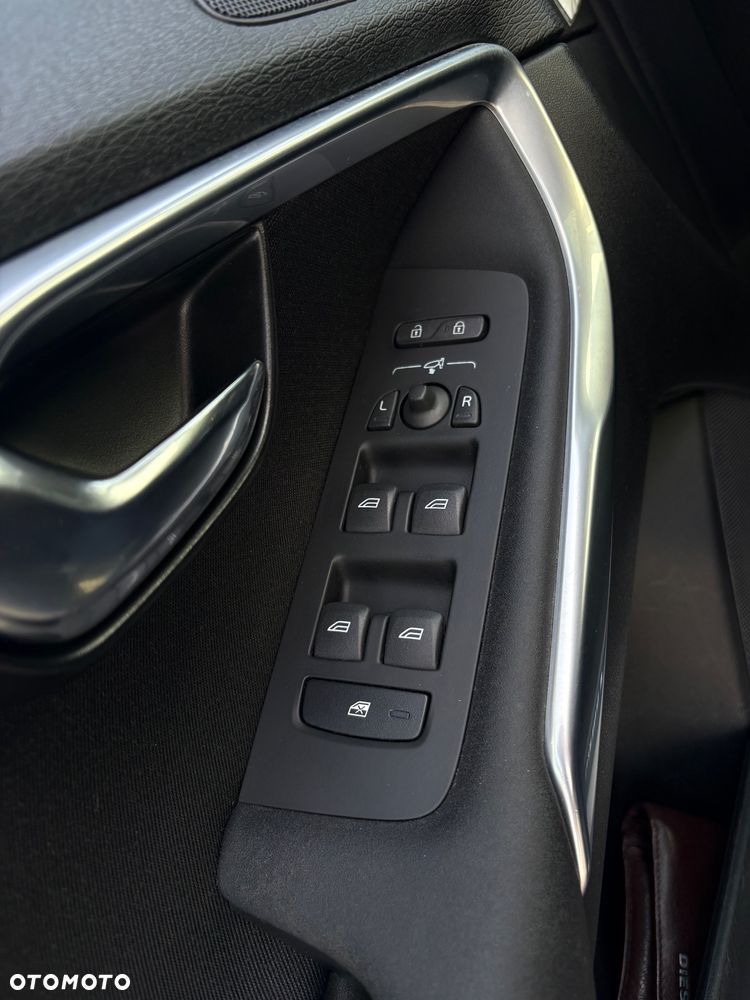 Volvo V40 D2 Momentum - 20