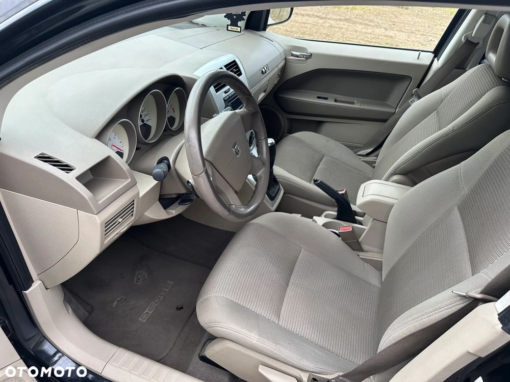 Dodge Caliber - 19