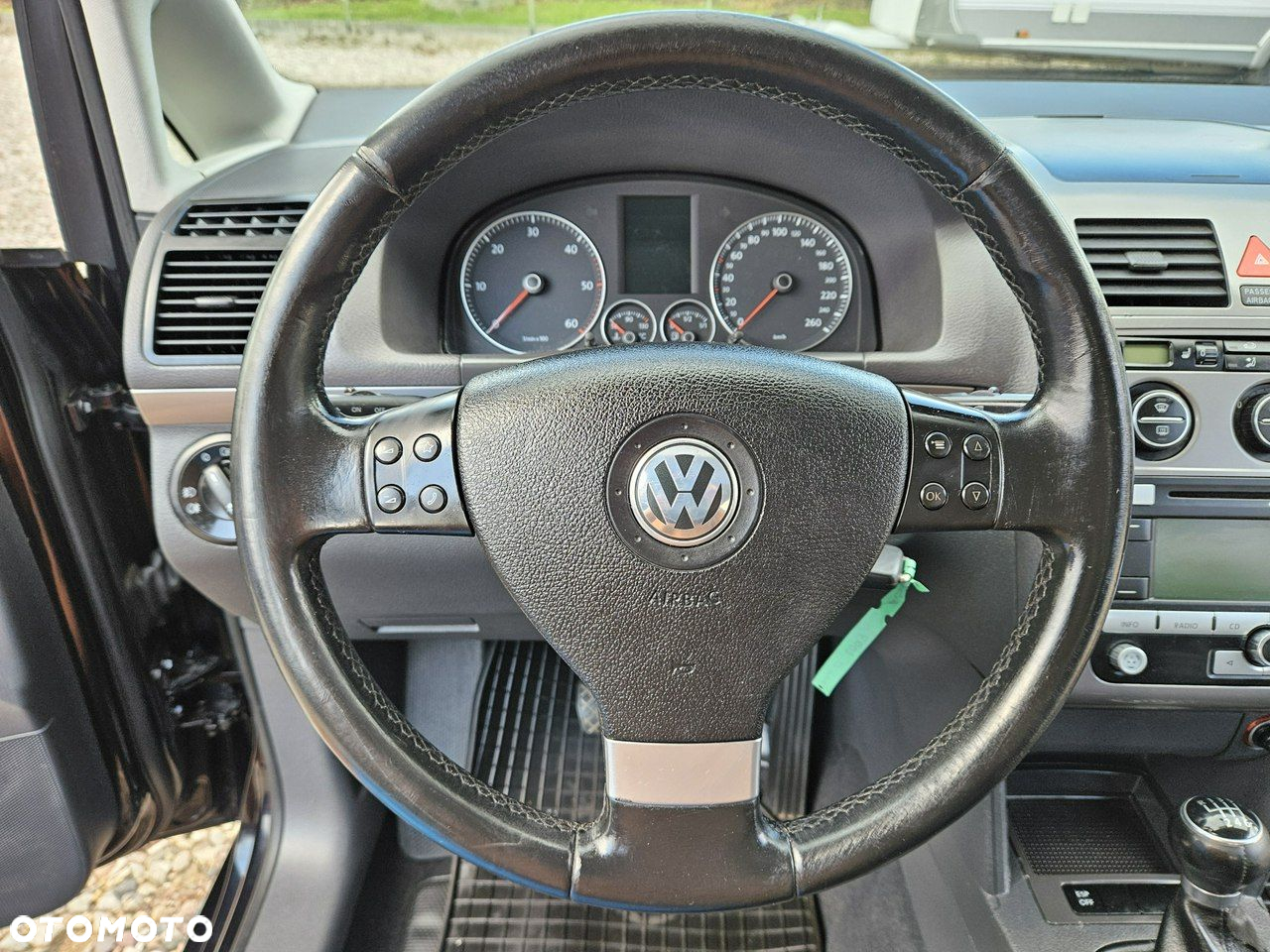 Volkswagen Touran - 15