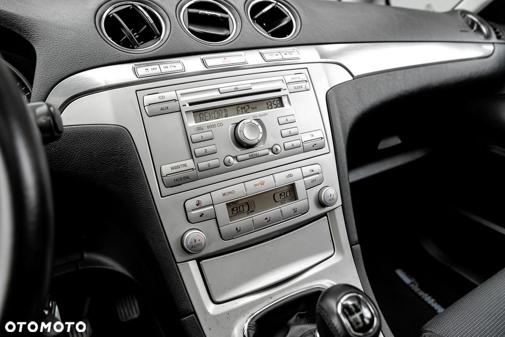 Ford S-Max 2.5 Titanium - 30