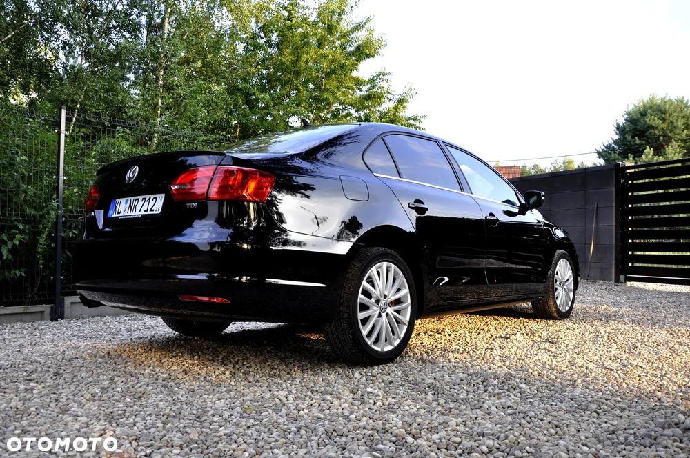 Volkswagen Jetta 2.0 TDI DSG Highline - 20