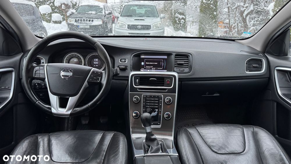 Volvo V60 D4 Momentum - 10