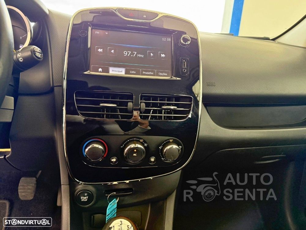 Renault Clio Break 1.2 16V Confort - 12