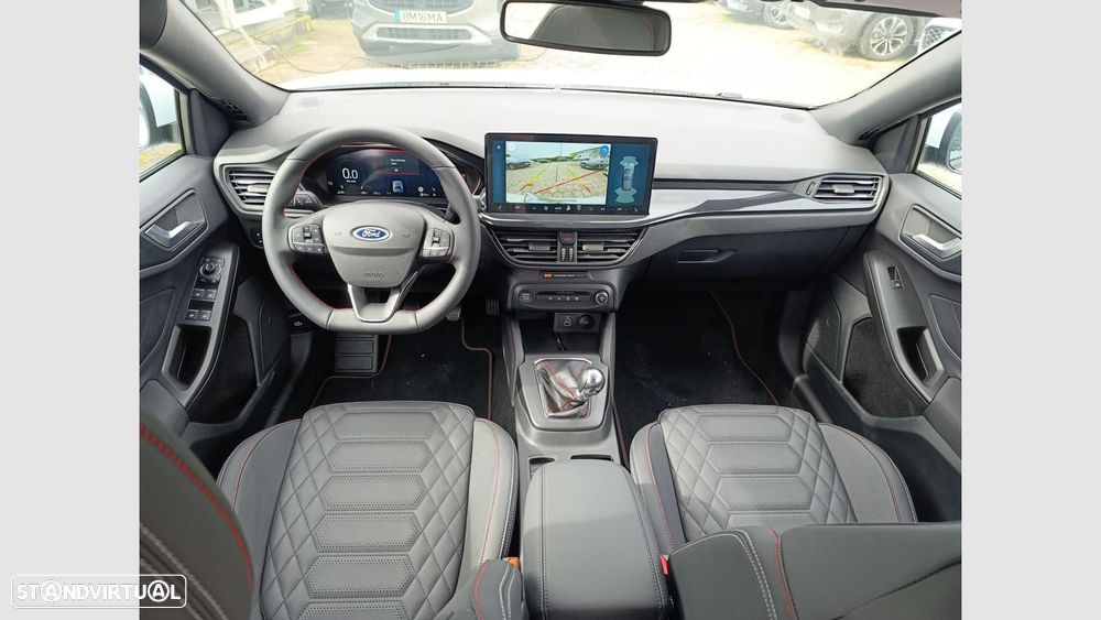 Ford Focus 1.0 EcoBoost MHEV ST-Line X - 11