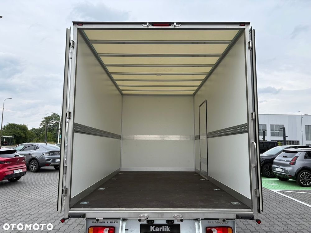 Renault nowy Master kontener 8 EP - 10