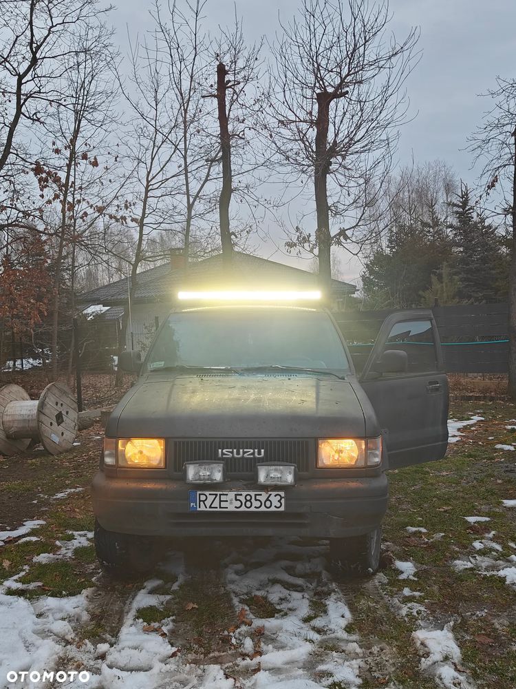 Isuzu Trooper - 2