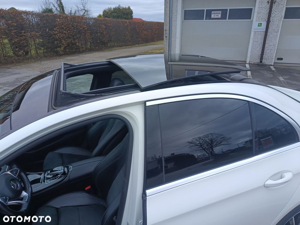 Mercedes-Benz Klasa E 220 d 4-Matic 9G-TRONIC - 15