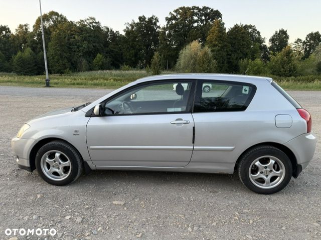 Toyota Corolla - 4