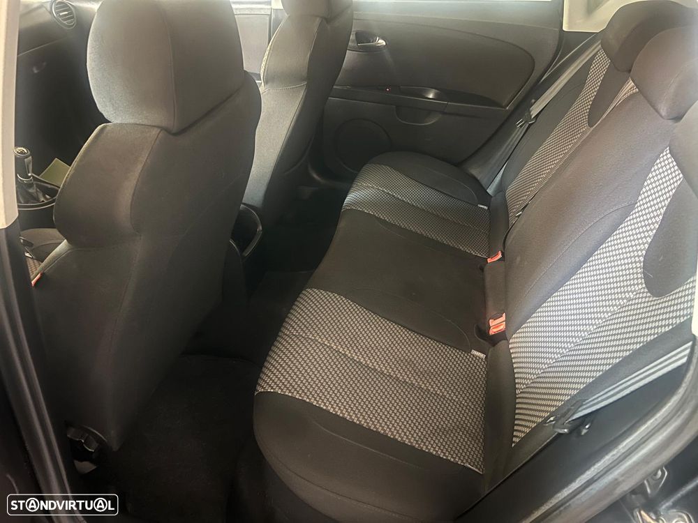 SEAT Leon 1.6 TDI ECOMOTIVE Sport Start/Stop - 15