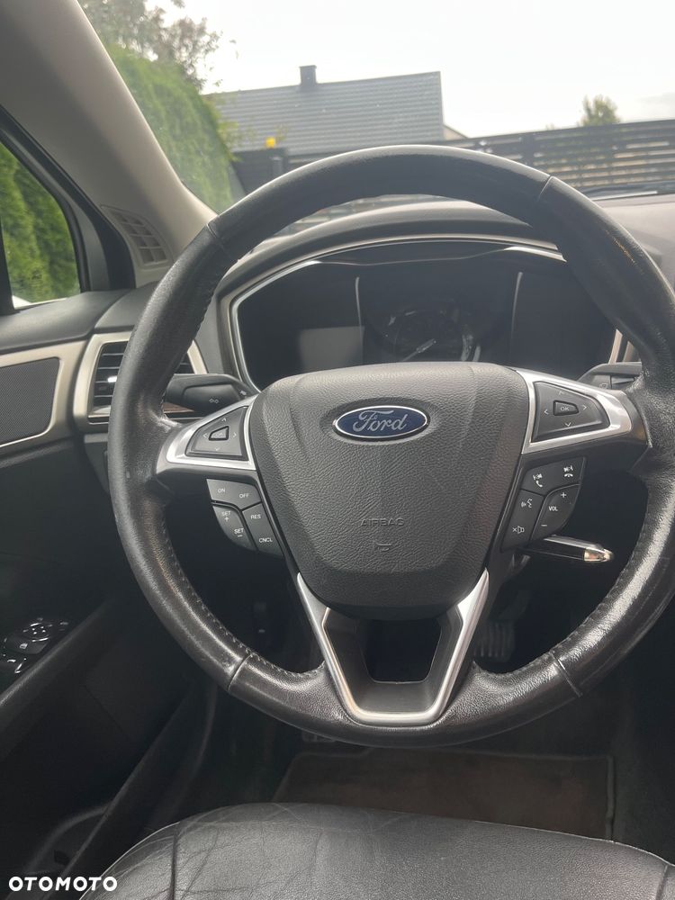 Ford Fusion - 23