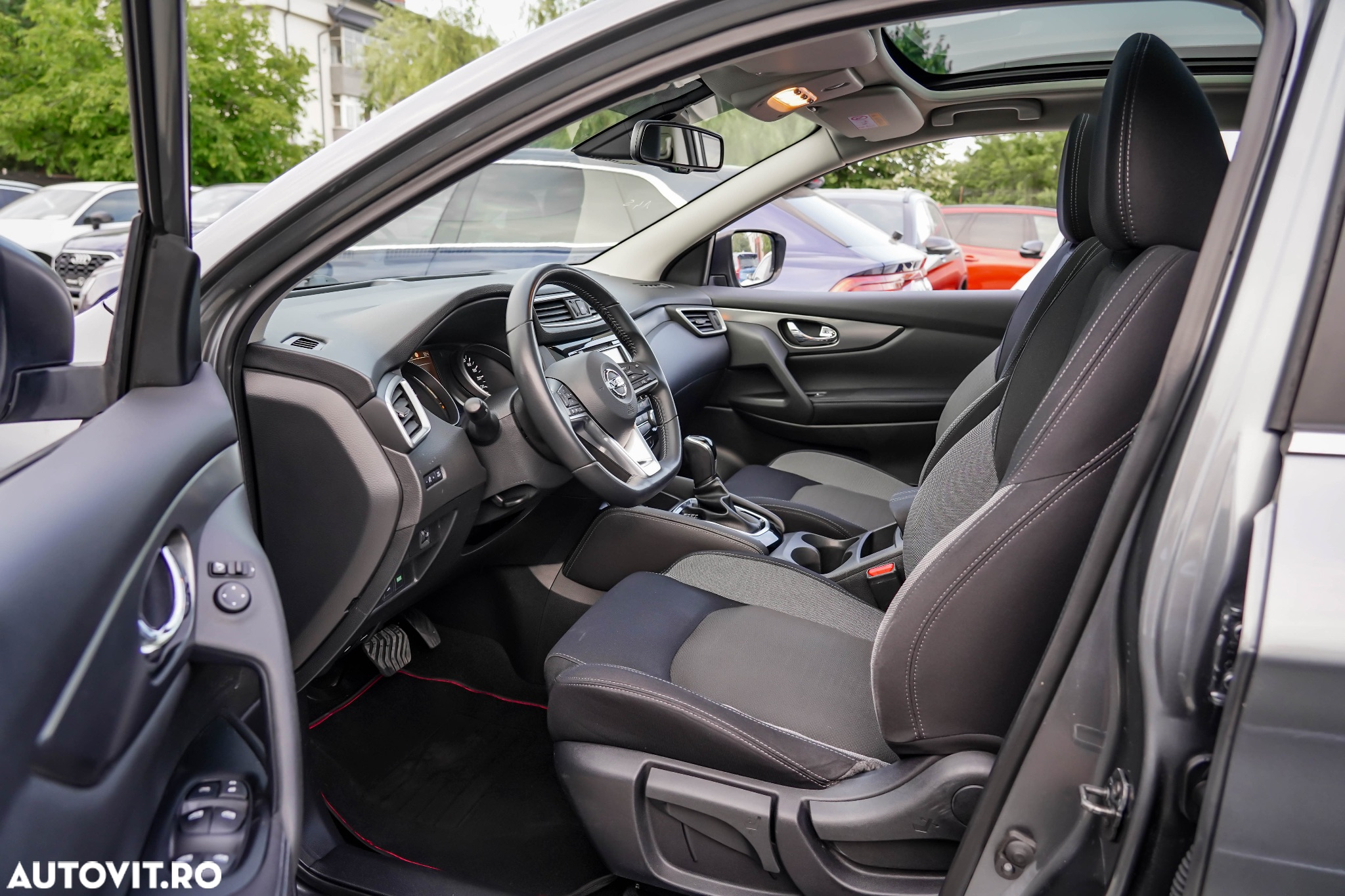Nissan Qashqai 1.6 DCI Xtronic TEKNA - 11