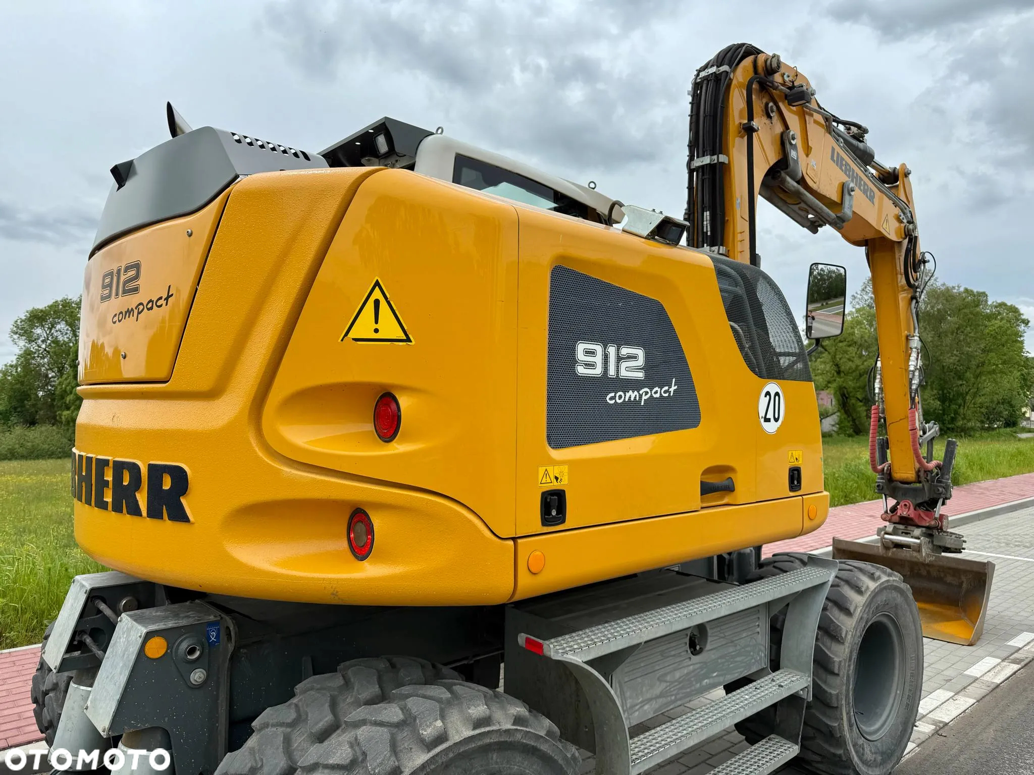 Liebherr A912 COMPACT *2017ROK, 3400 PRZEBIEGU, ROTOTILT ze szczypcami* - 15