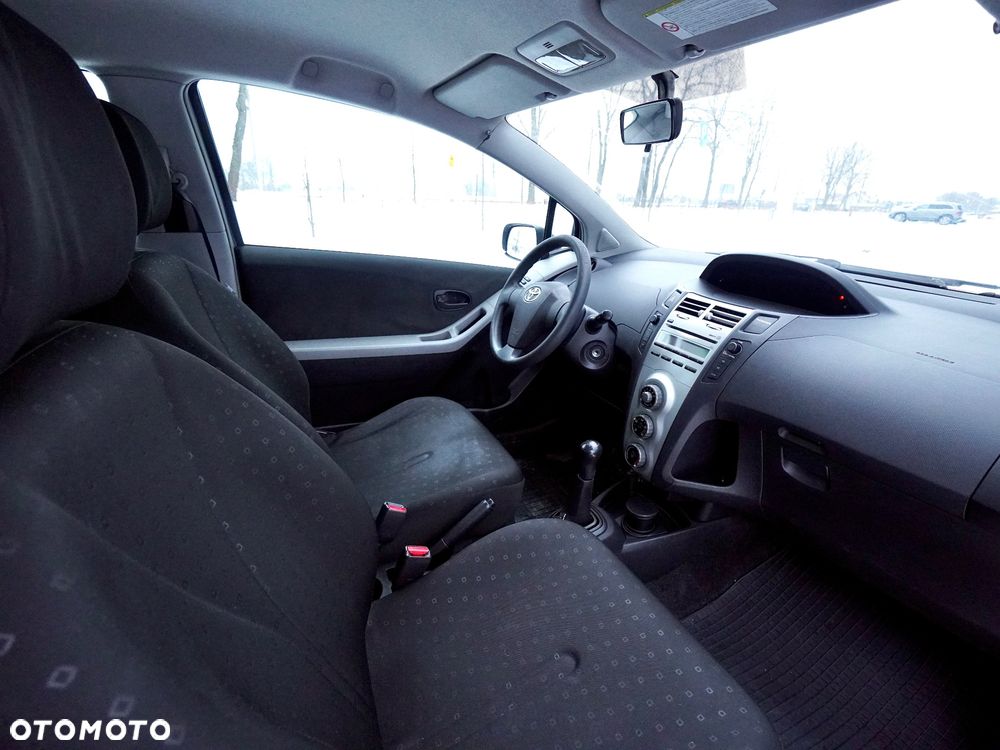 Toyota Yaris 1.0 Luna A/C - 11