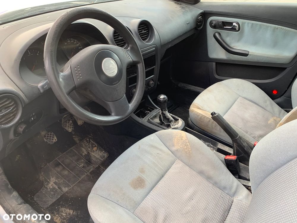 SEAT CORDOBA 2003 *SAMOCHÓD NA CZĘŚCI* 2953 MASKA, LAMPA, DRZWI, LUSTERKO, ZDERZAK, GRILL, BŁOTNIK, KLAPA, BELKA, DESKA, FOTELE, KANAPA, ĆWIARTKA, KIEROWNICA, TARCZE, ZACISKI, ZAWIESZENIE, KOMPLETNY PRZÓD, KOMPLETNY TYŁ, LICZNIK, ZEGARY, PRAWE LEWE PRZÓD TYŁ - 5