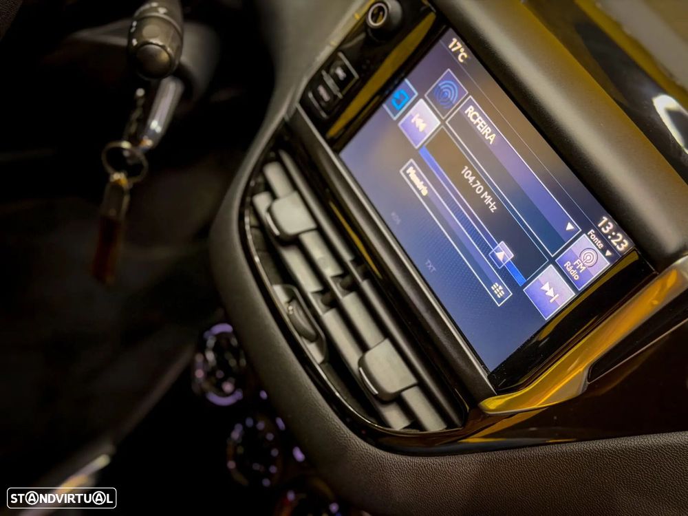 Peugeot 208 1.6 e-HDi SE Style - 17