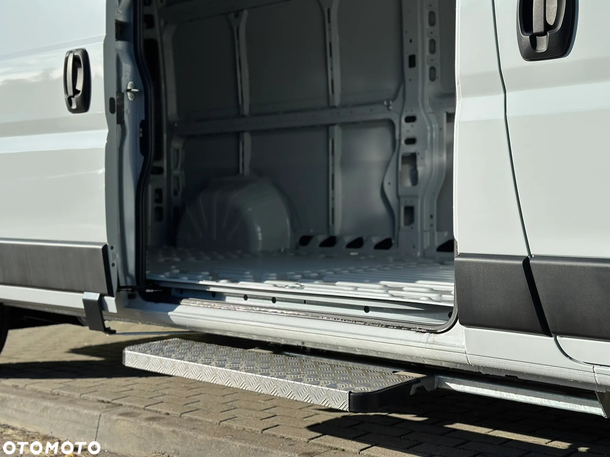 Opel Movano Furgon L3H2 - 21