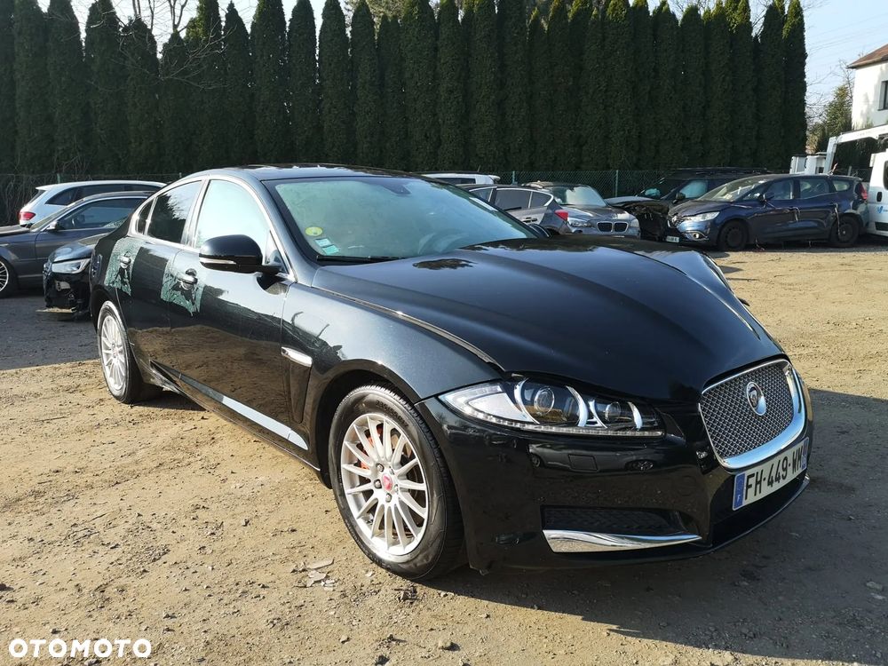 Jaguar XF 2.2 D Premium Luxury - 17